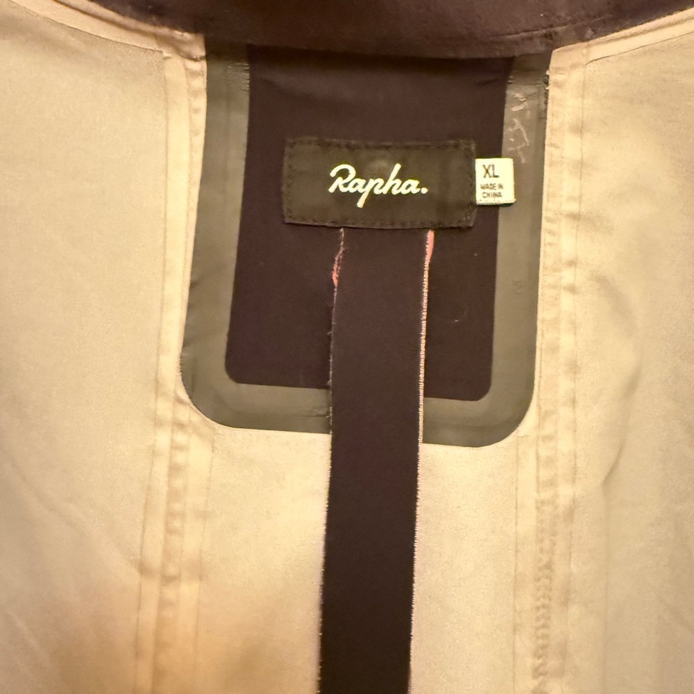 Rapha Core Rainjacket - Picture 5 of 11